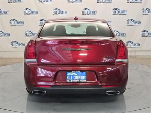 2022 Chrysler 300 S