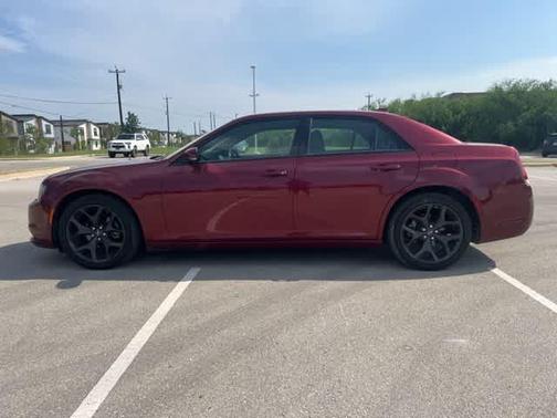 2022 Chrysler 300 S