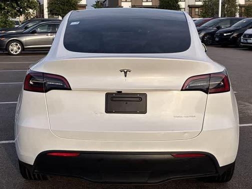 White 2024 Tesla Model Y Long Range