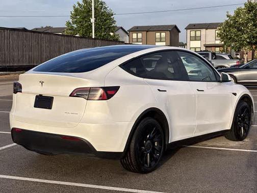 White 2024 Tesla Model Y Long Range