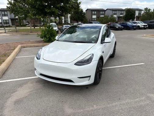 White 2024 Tesla Model Y Long Range