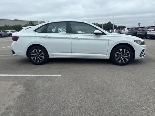 Pure White 2025 Volkswagen Jetta 1.5T S
