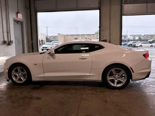 Summit White 2021 Chevrolet Camaro 1LT