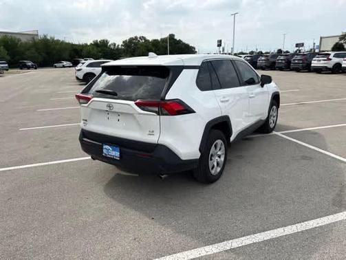Ice 2024 Toyota RAV4 LE