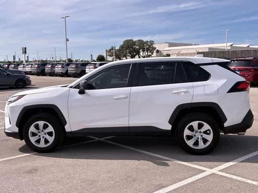 Ice 2024 Toyota RAV4 LE