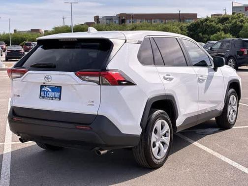 Ice 2024 Toyota RAV4 LE