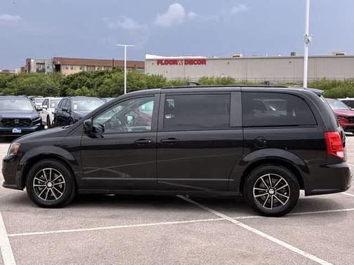Black Onyx Crystal Pearlcoat 2018 Dodge Grand Caravan GT