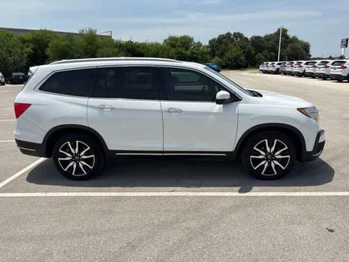 Platinum White Pearl 2020 Honda Pilot Touring 7-Passenger