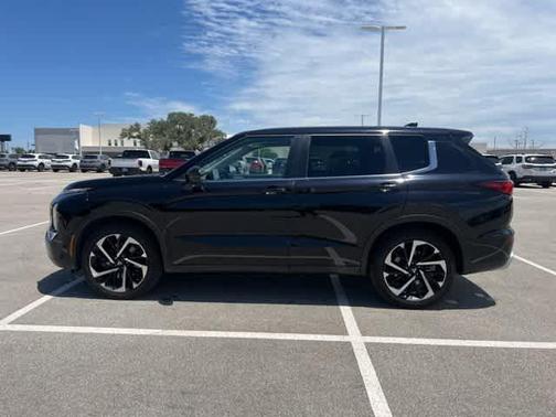 2022 Mitsubishi Outlander SE