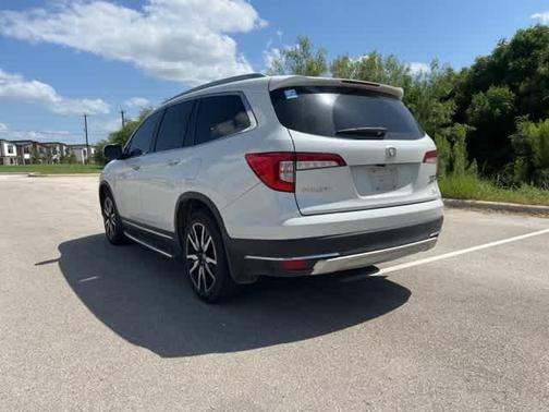 2021 Honda Pilot Touring 8-Passenger