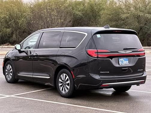 2023 Chrysler Pacifica Hybrid Limited