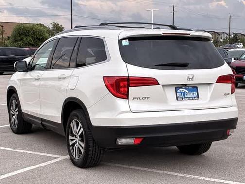 White 2016 Honda Pilot EX
