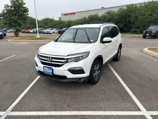 White 2016 Honda Pilot EX