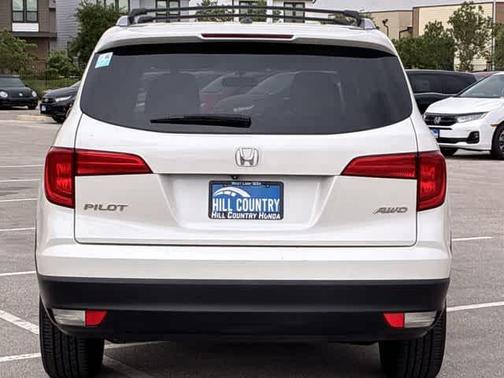 White 2016 Honda Pilot EX