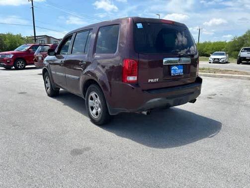 Red 2014 Honda Pilot LX
