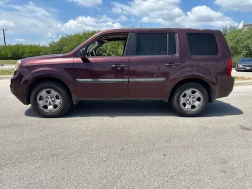 Red 2014 Honda Pilot LX