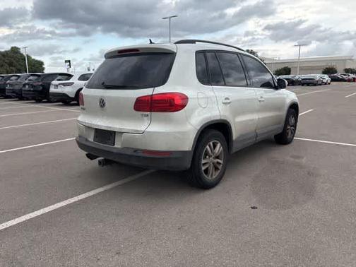 Pure White 2016 Volkswagen Tiguan S