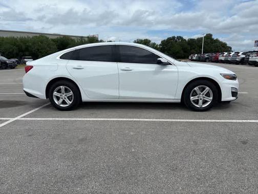 Summit White 2023 Chevrolet Malibu 1LS