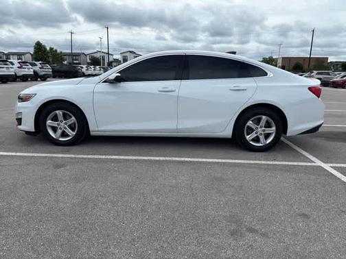 Summit White 2023 Chevrolet Malibu 1LS