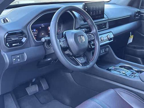 Crystal Black Pearl 2025 Honda Pilot Black Edition