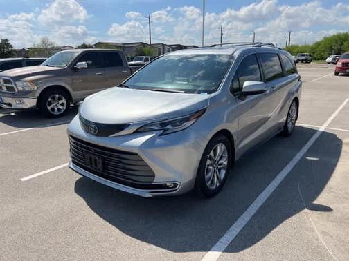 2021 Toyota Sienna Platinum