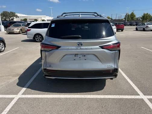 2021 Toyota Sienna Platinum