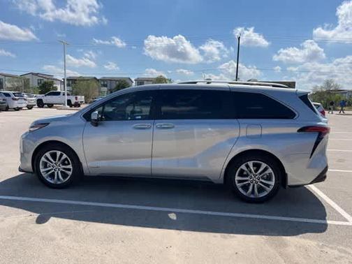 2021 Toyota Sienna Platinum