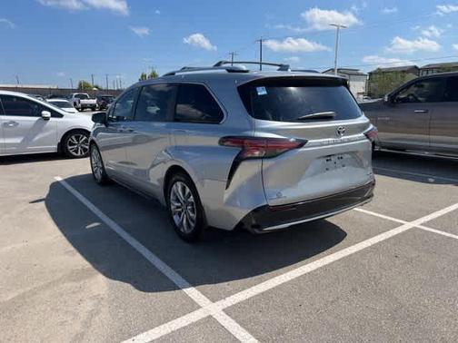 2021 Toyota Sienna Platinum