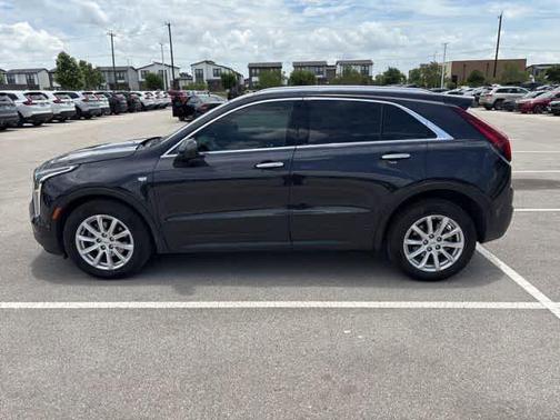 Metallic 2022 Cadillac XT4 Luxury