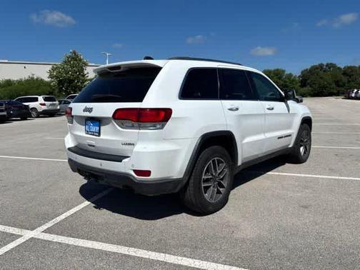Bright White Clearcoat 2020 Jeep Grand Cherokee Laredo E