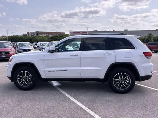 Bright White Clearcoat 2020 Jeep Grand Cherokee Laredo E