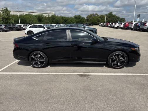 Crystal Black Pearl 2025 Honda Accord Hybrid Sport