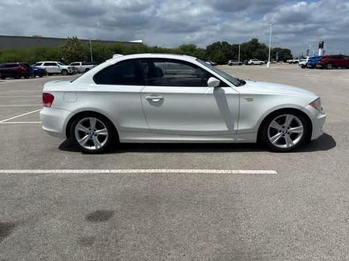 White 2009 BMW 128 i