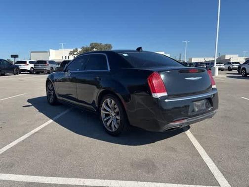 2016 Chrysler 300 Limited