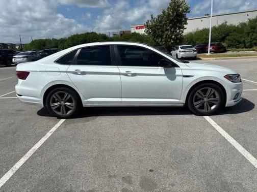 Pure White 2021 Volkswagen Jetta 1.4T R-Line