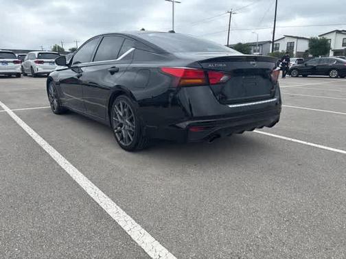 Black 2023 Nissan Altima 2.0 SR
