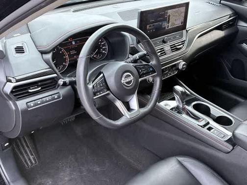 Black 2023 Nissan Altima 2.0 SR