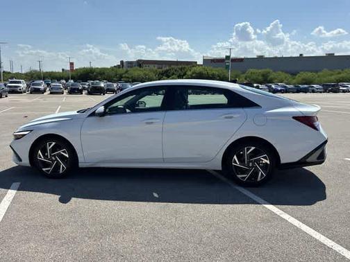 White 2024 Hyundai ELANTRA Limited