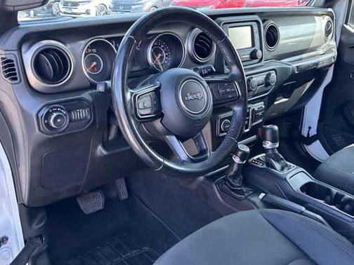 Bright White Clearcoat 2019 Jeep Wrangler Unlimited Sport