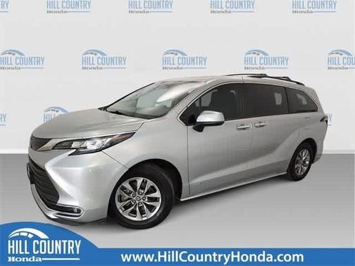 2021 Toyota Sienna XLE