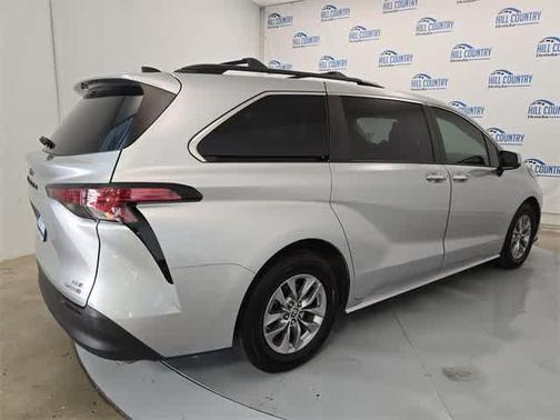2021 Toyota Sienna XLE