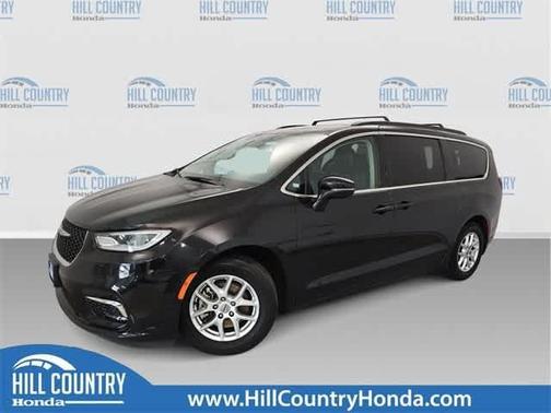 2022 Chrysler Pacifica Touring-L