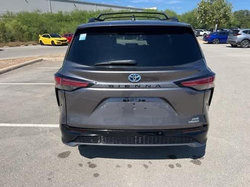 2021 Toyota Sienna XSE 7 Passenger