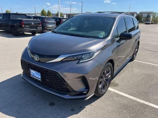 2021 Toyota Sienna XSE 7 Passenger