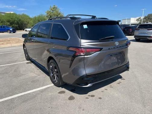2021 Toyota Sienna XSE 7 Passenger