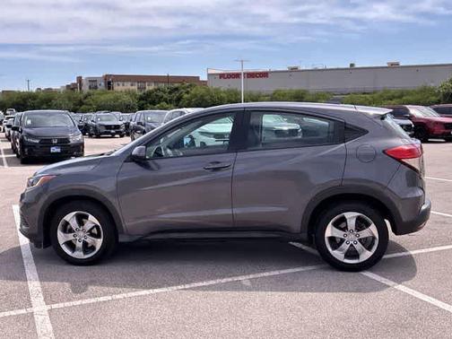 Modern Steel Metallic 2019 Honda HR-V LX