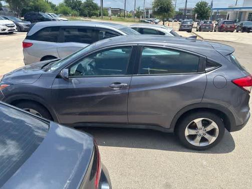 Modern Steel Metallic 2019 Honda HR-V LX