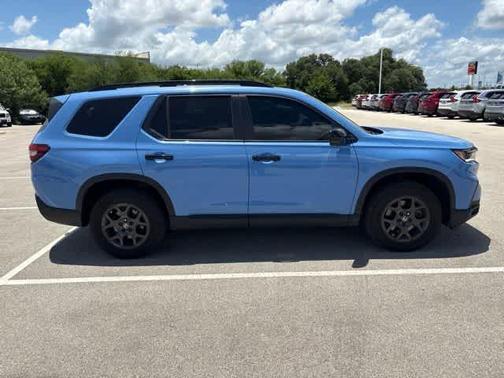 Sky 2025 Honda Pilot TrailSport