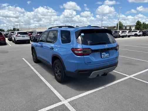 Sky 2025 Honda Pilot TrailSport