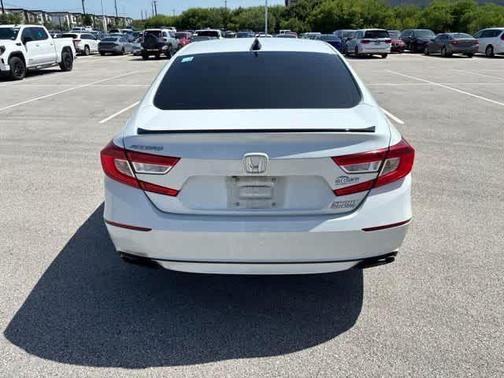 Platinum White Pearl 2022 Honda Accord Sport SE